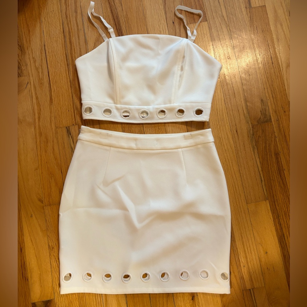 White two piece skirt set